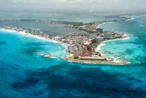 Vue aérienne de Cancún pour illustrer le sujet Cancun ville dangereuse